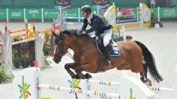 El jinete Larocca ganó la medalla de plata en salto y clasificó para los Juegos Olímpicos de Tokio 2020