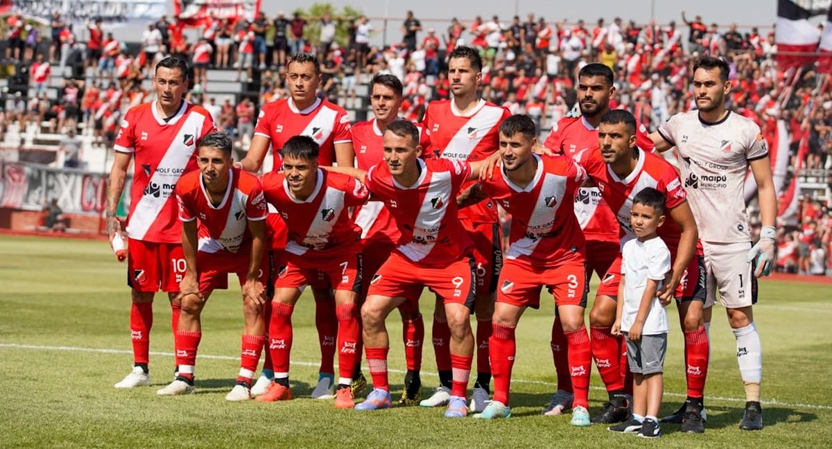 Deportivo Maipú se prepara para jugar ante Temperley, en Buenos Aires. Deportivo Maipú se prepara para jugar ante Temperley, en Buenos Aires.