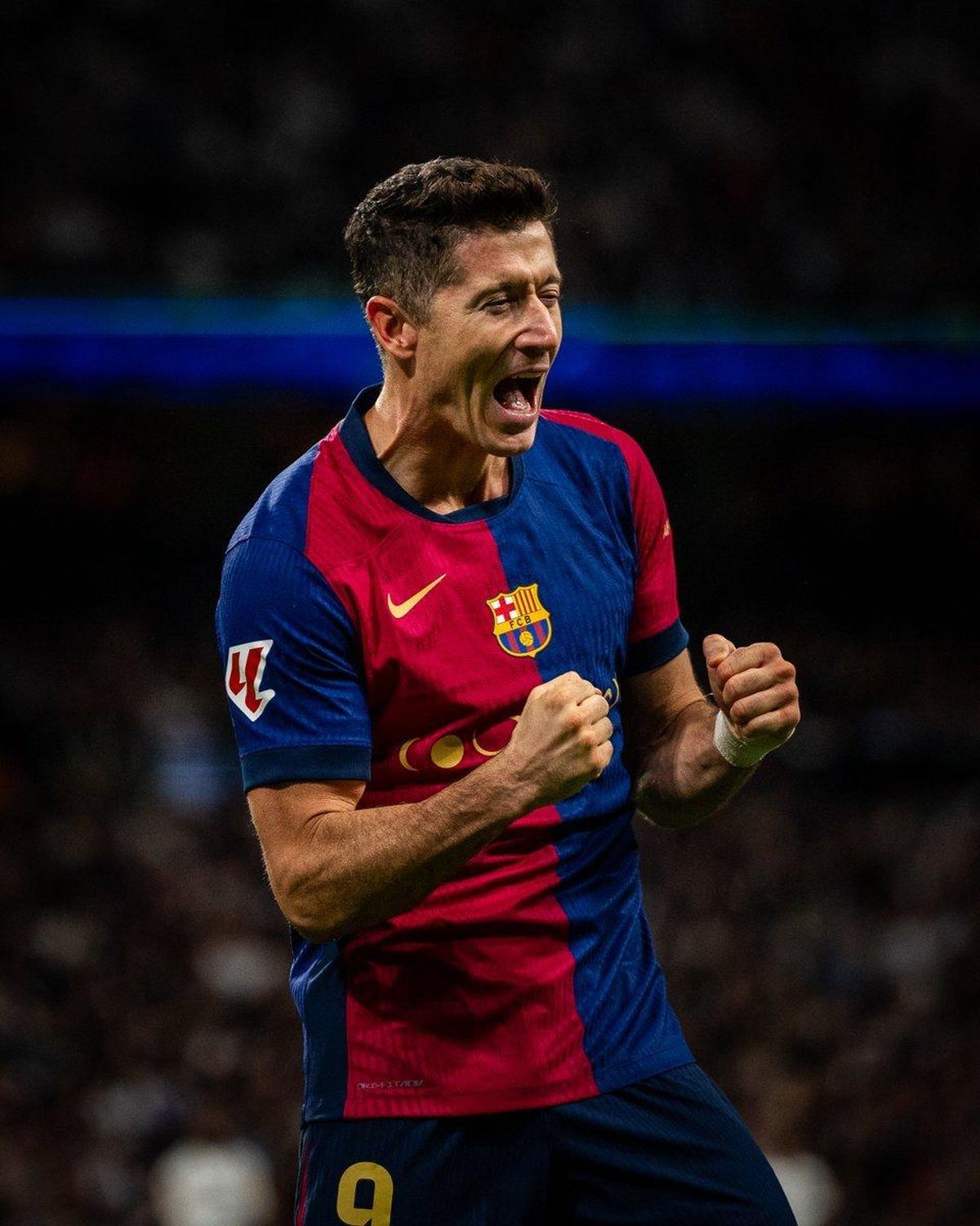 Barcelona goleó al Real Madrid en el Santiago Bernabéu y sigue líder en La Liga Barcelona goleó al Real Madrid en el Santiago Bernabéu y sigue líder en La Liga