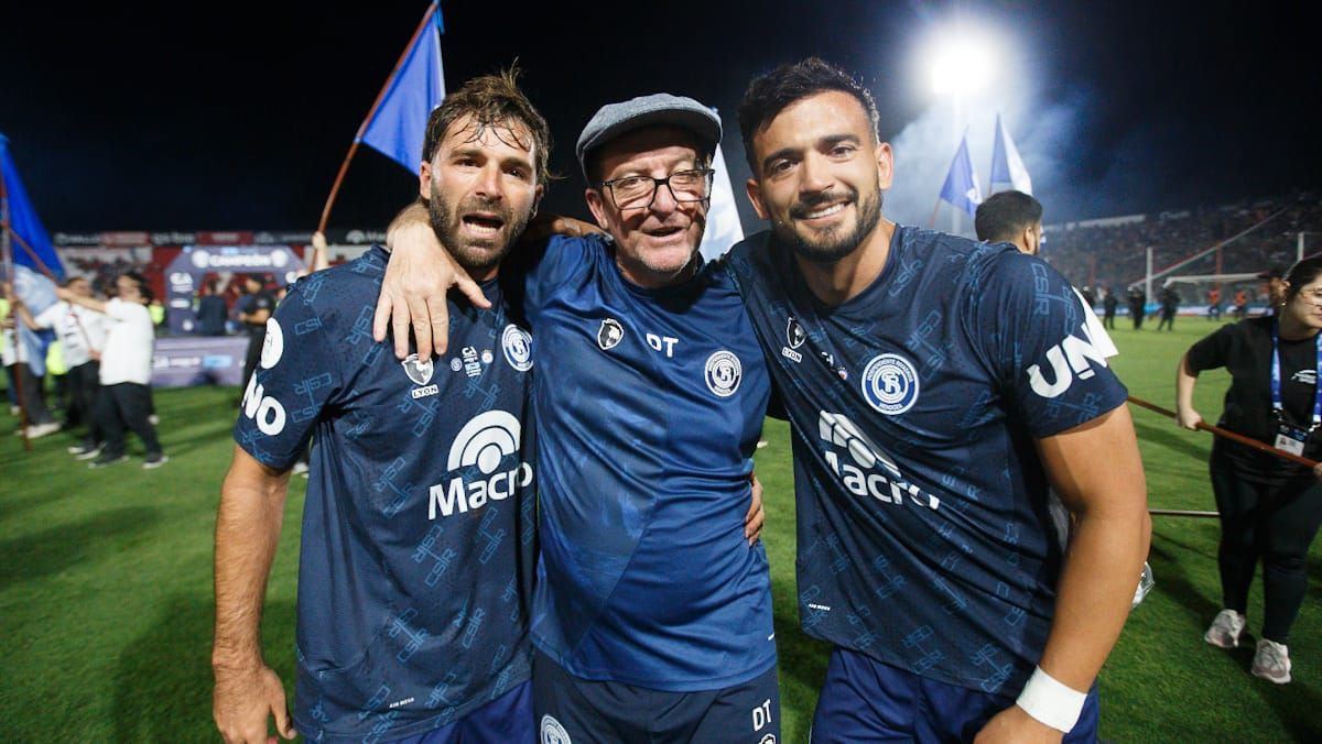 Siempre &iacute;dolos en Independiente Rivadavia: Diego Tonetto, Alfredo Berti y Victorio Ramis.&nbsp;