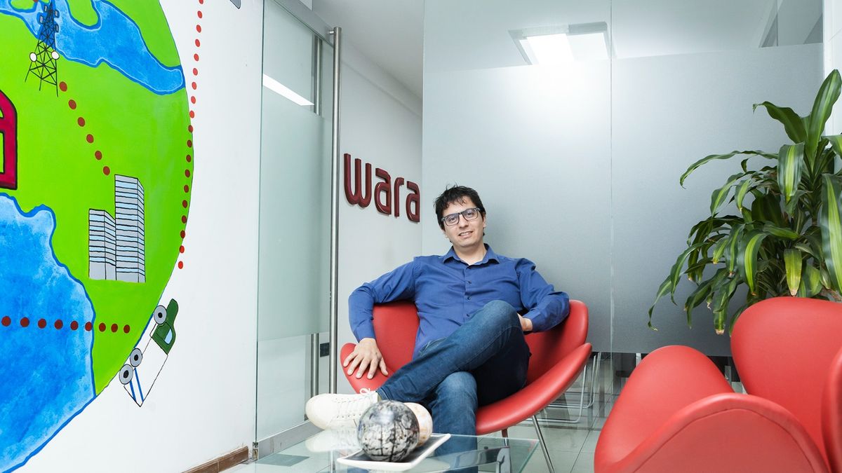 Emmanuel Egea tiene 36 años y es ingeniero en Sistemas. Se define como un apasionado por encontrar soluciones tecnológicas a sus clientes. Emmanuel Egea tiene 36 años y es ingeniero en Sistemas. Se define como un apasionado por encontrar soluciones tecnológicas a sus clientes.