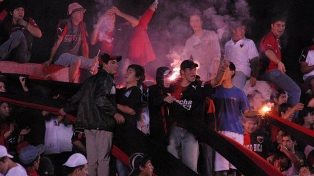 Graves incidentes: agredieron a los jugadores de Colón tras el clásico