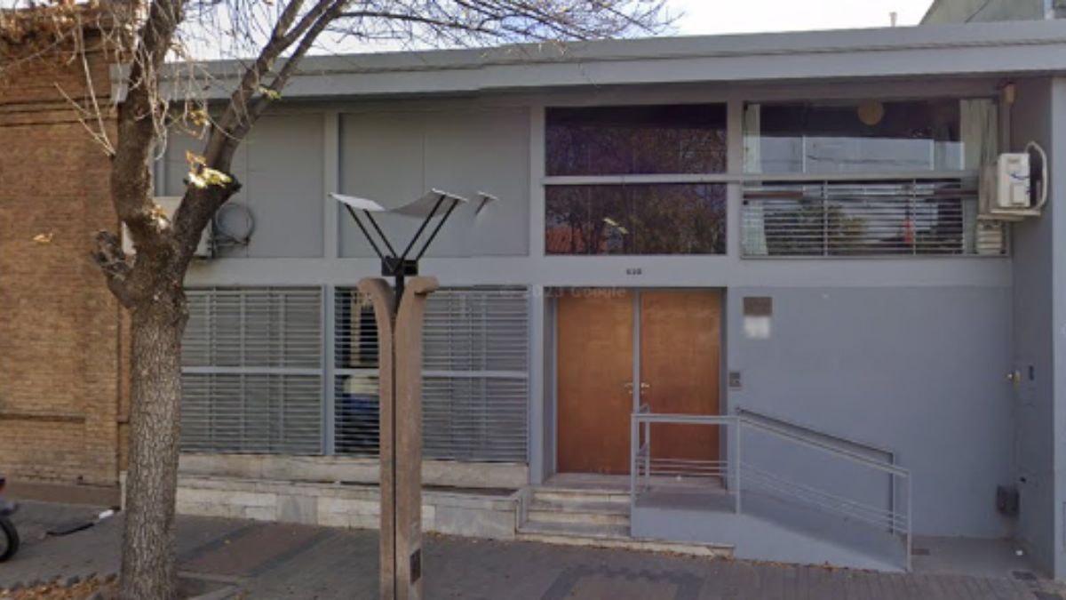 El Registro del Automotor N° 3, ubicado en 9 de Julio 620, de San Martín, se encuentra intervenido porque su encargado, Armando Rodríguez, reununció. El Registro del Automotor N° 3, ubicado en 9 de Julio 620, de San Martín, se encuentra intervenido porque su encargado, Armando Rodríguez, reununció.