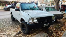 La camioneta Ford Ranger que conducía el joven de 20 años que atropelló a un chico de 17 años y lo mató.