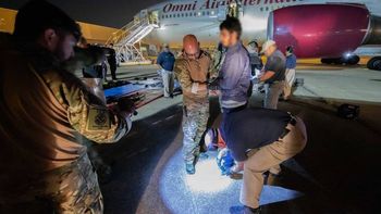 Estados Unidos deporta a cientos de personas a estos seis países de América Latina y Centroamérica