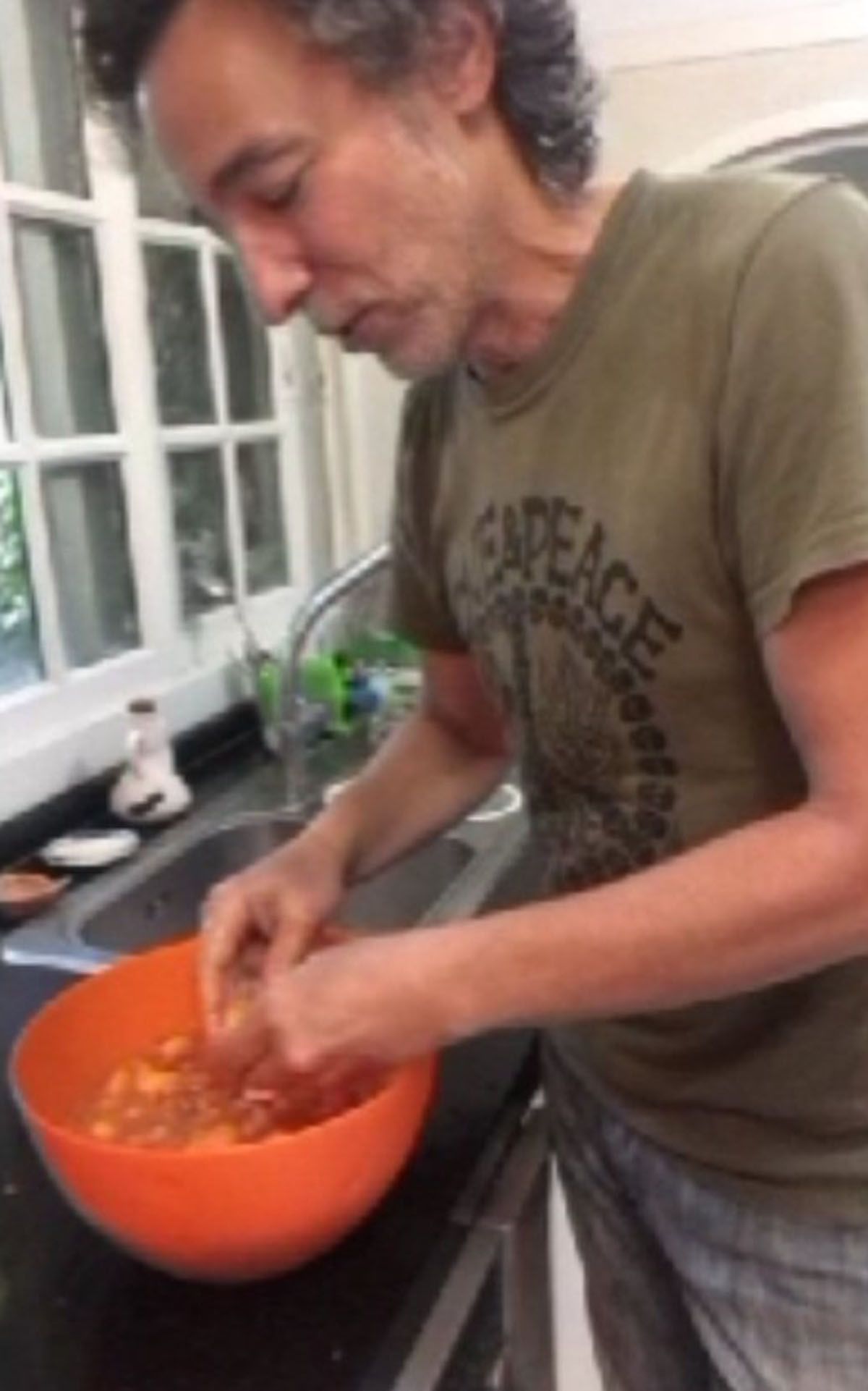 Javier Calamaro pidi&oacute; una suma exorbitante para que desde la producci&oacute;n de Masterchef Celebrity 3 le dijeran que no. &iexcl;Ni Wanda Nara se anim&oacute; a tanto! O s&iacute;...&nbsp;