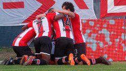 Estudiantes encontró un poco de paz ante el pobre Belgrano de Méndez