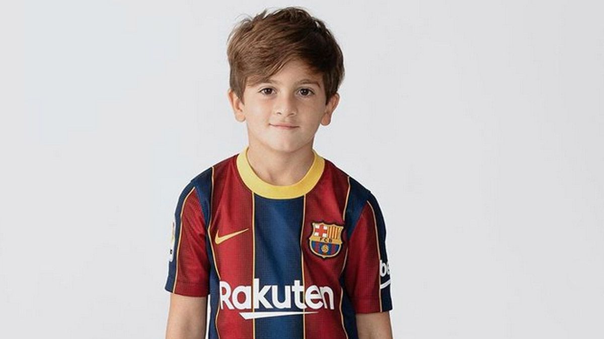 Thiago Messi encaró con altura a un par de hinchas