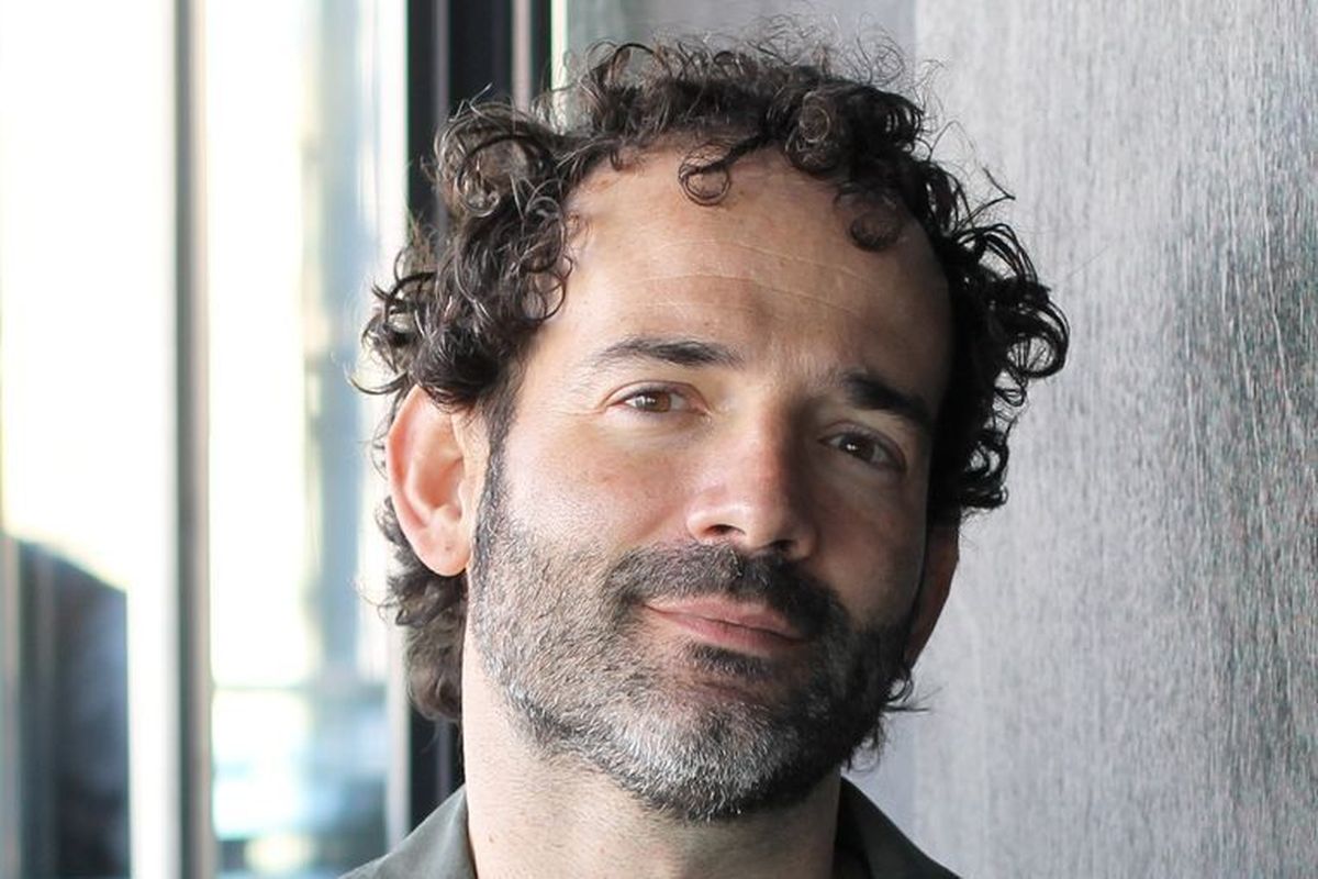 El espa&ntilde;ol Luis L&oacute;pez Carrasco gan&oacute; el premio Herralde de Novela gracias a su obra debut El desierto blanco,