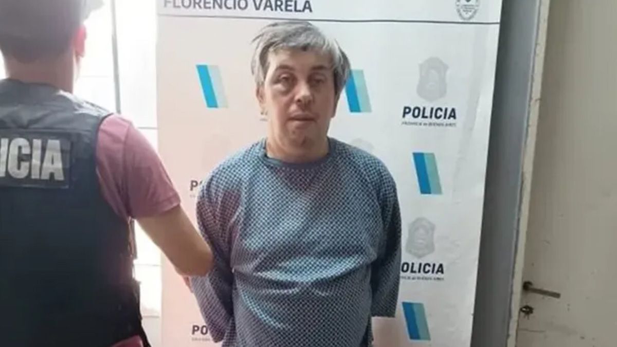 Osvaldo Gon´zlaez, el hombre que asesinó a su mamá de 100 puñaladas, sufre de equizofrenia y estuvo internado en un centro psiquiátrico