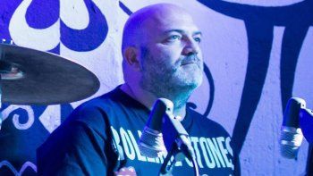 Cien niños bateristas, creados por un hombre con pasión y dos palillos