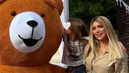 Se complicó todo para Wanda Nara tras el espectacular cumpleaños de su hija Isabella Icardi. Se complicó todo para Wanda Nara tras el espectacular cumpleaños de su hija Isabella Icardi.