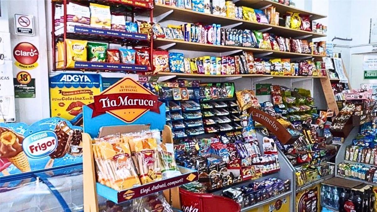 Unos 16.000 kioscos cerraron en la Argentina en un año. Unos 16.000 kioscos cerraron en la Argentina en un año.