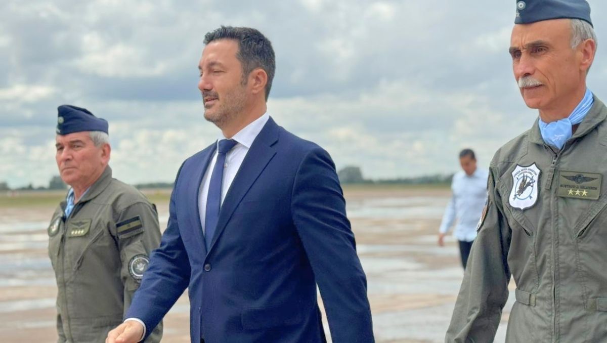 Luis Petri pasó por Mendoza antes de dejar su cargo como ministro de Defensa.