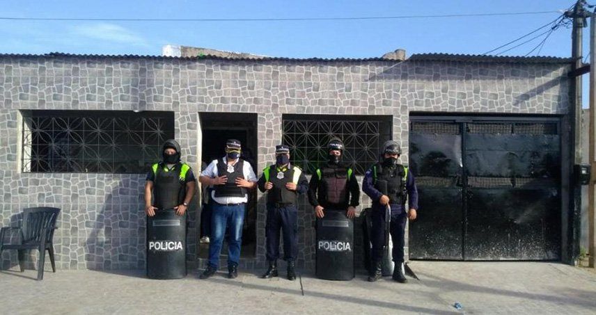 Detuvieron a 11 mecheras y el gobierno quiere que no le paguen más el IFE