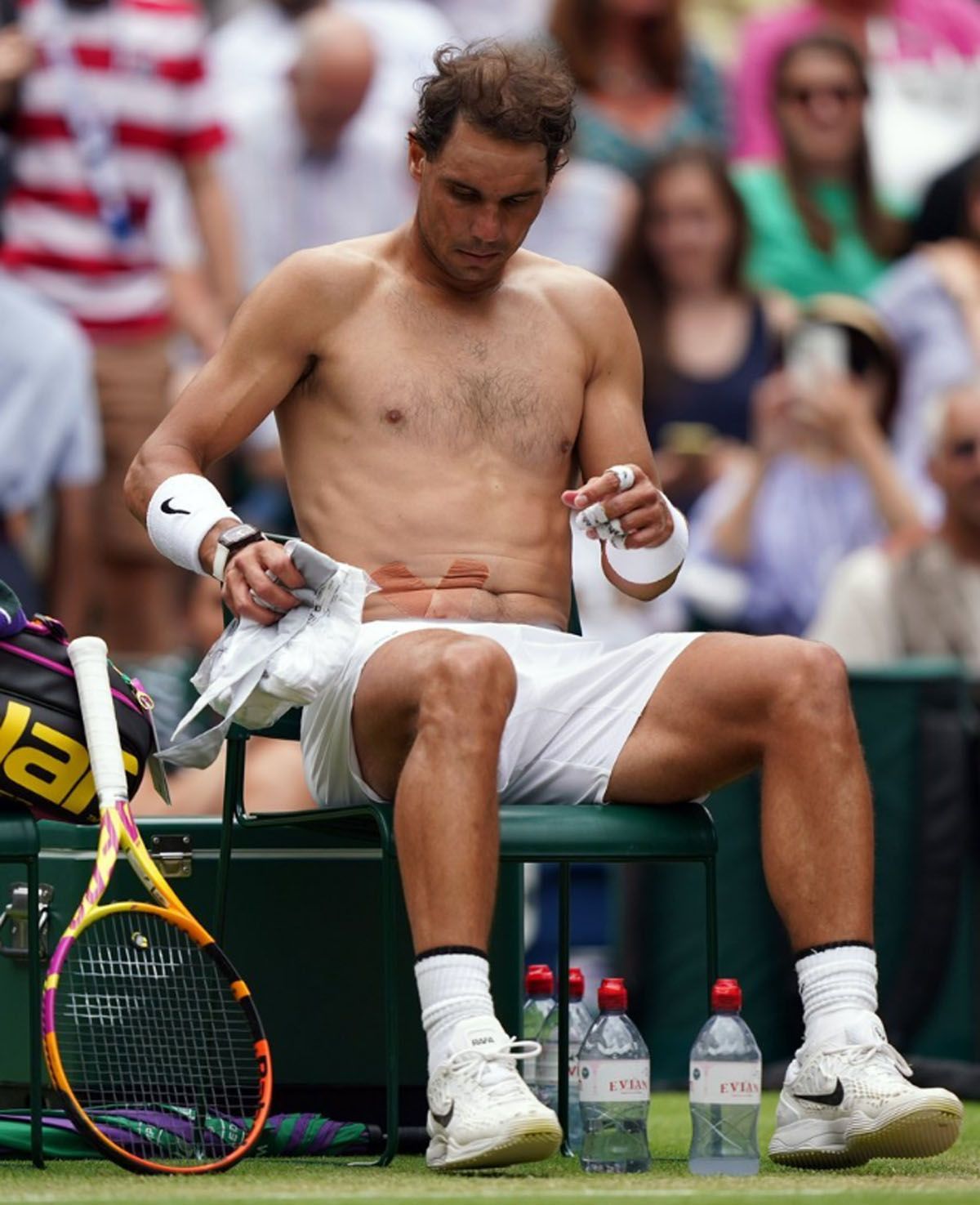 Rafael Nadal tuvo que utilizar un vendaje en la zona afectada en el partido de cuartos de final ante Fritz