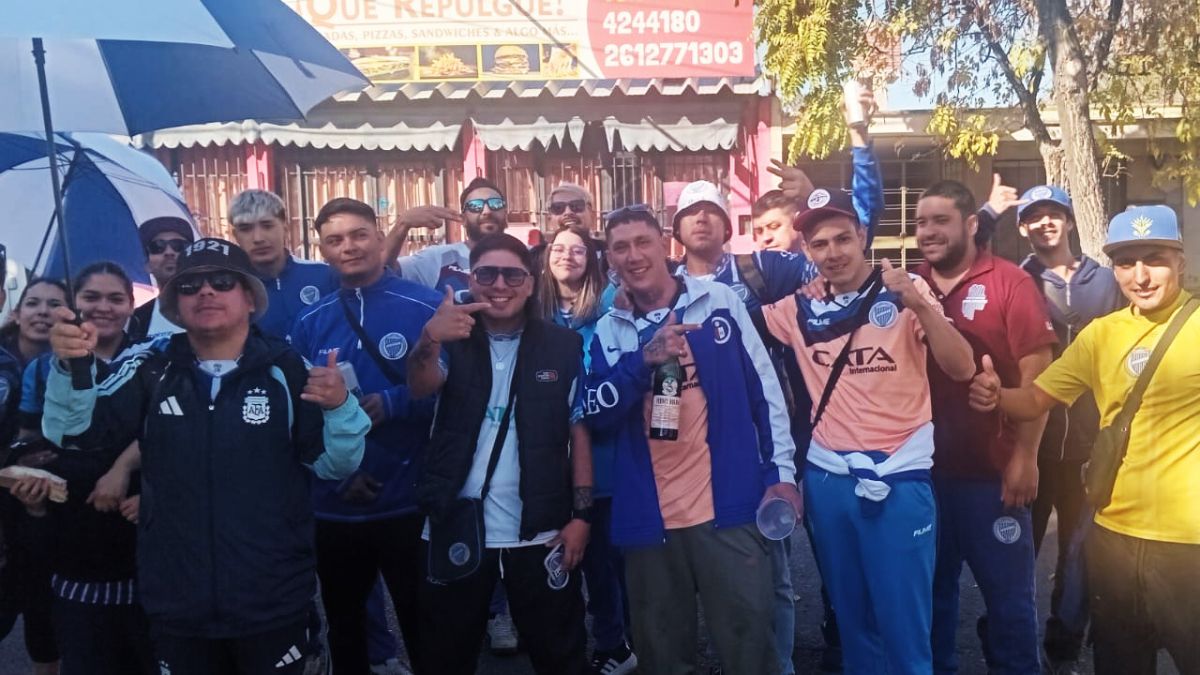 Los hinchas de Godoy Cruz Antonio Tomba se dieron cita desde temprano para el partido del Expreso ante Morón.