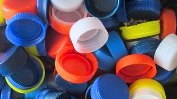 Si tenés tapitas de gaseosa en casa tenés un tesoro para tus sillas: por qué y cómo usarlas Si tenés tapitas de gaseosa en casa tenés un tesoro para tus sillas: por qué y cómo usarlas