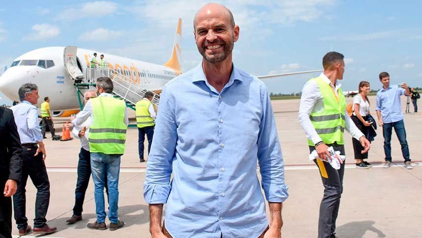 Mema recordó que el ex ministro de Transporte de la gestión de Alberto Fernández, Guillermo Dietrich creó la Agencia de Concesiones Sociedad Anónima, la pobló de 30.000 empleados y en 4 años no sacó ni una sola concesión nueva. 