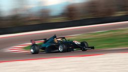 Lautaro Campione superó las pruebas del equipo de Fórmula 4 italiana con apenas 16 años. Lautaro Campione superó las pruebas del equipo de Fórmula 4 italiana con apenas 16 años.