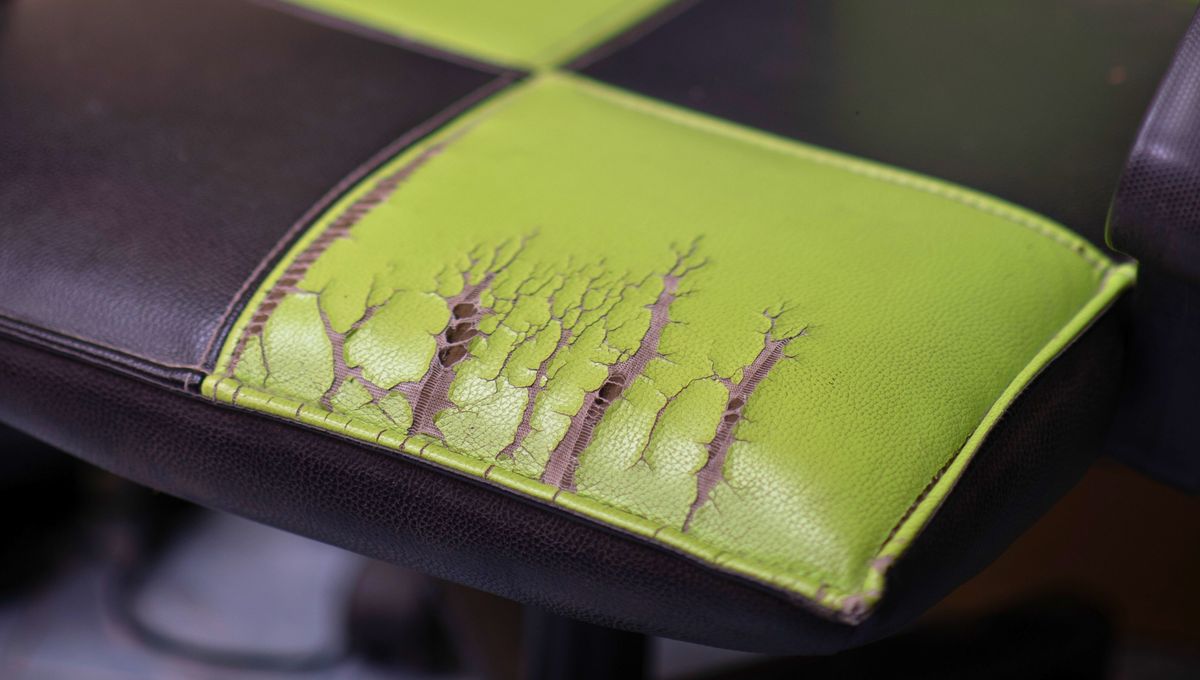 Un truco barato, sencillo y muy efectivo para recuperar el sillón de casa.&nbsp;