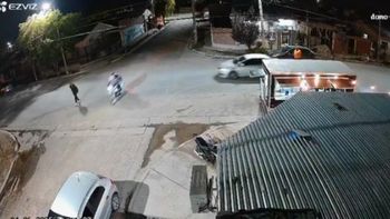 Video: así actuaron sicarios que cometieron el crimen de un joven en un puesto de comidas