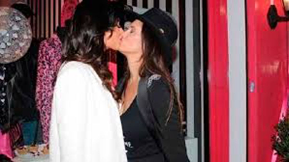 Karina Jelinek y Paz Cornú.