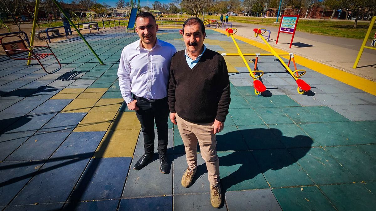Los emprendedores mendocinos que reciclan 4.000 kilos de neumáticos por día y crearon una fábrica de baldosas de caucho.