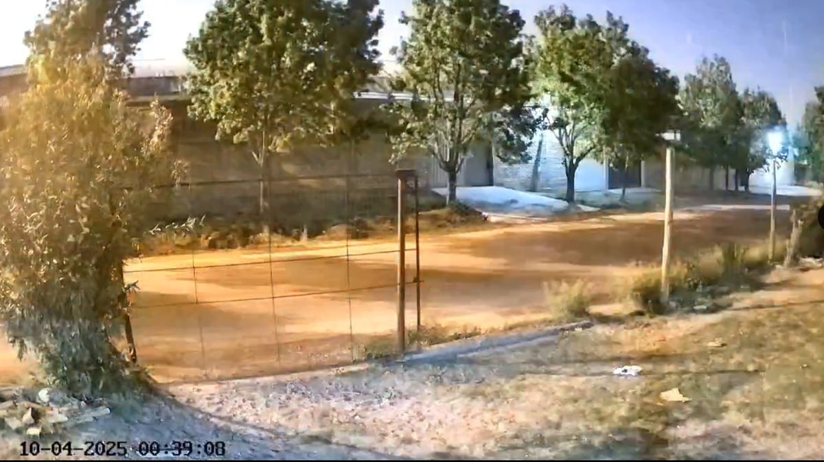 Durante la medianoche así se vio Mendoza por un par de segundos a causa de un meteorito.