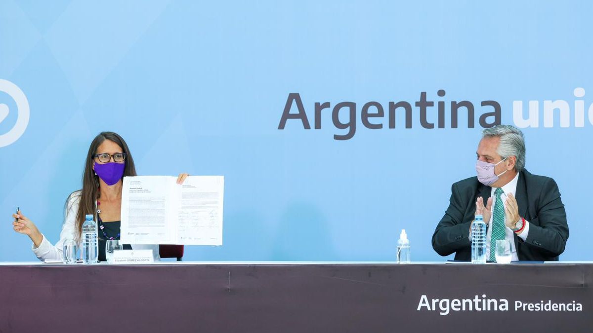 &nbsp;Elizabeth Gómez Alcorta yAlberto Fernandez hablaron de la violencia de género y el presidente dijo que la Justicia no da respuestas