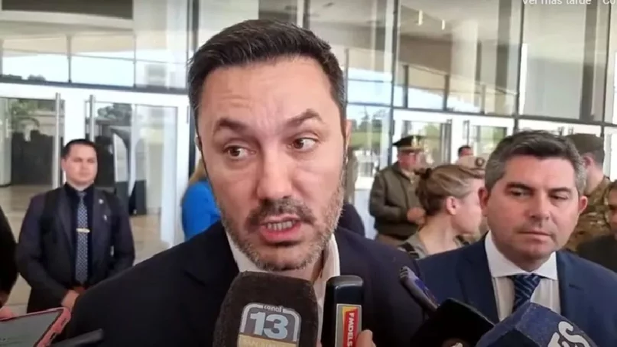 El ministro de Defensa, Luis Petri, explicó que el gobierno nacional está El ministro de Defensa, Luis Petri, explicó que el gobierno nacional está