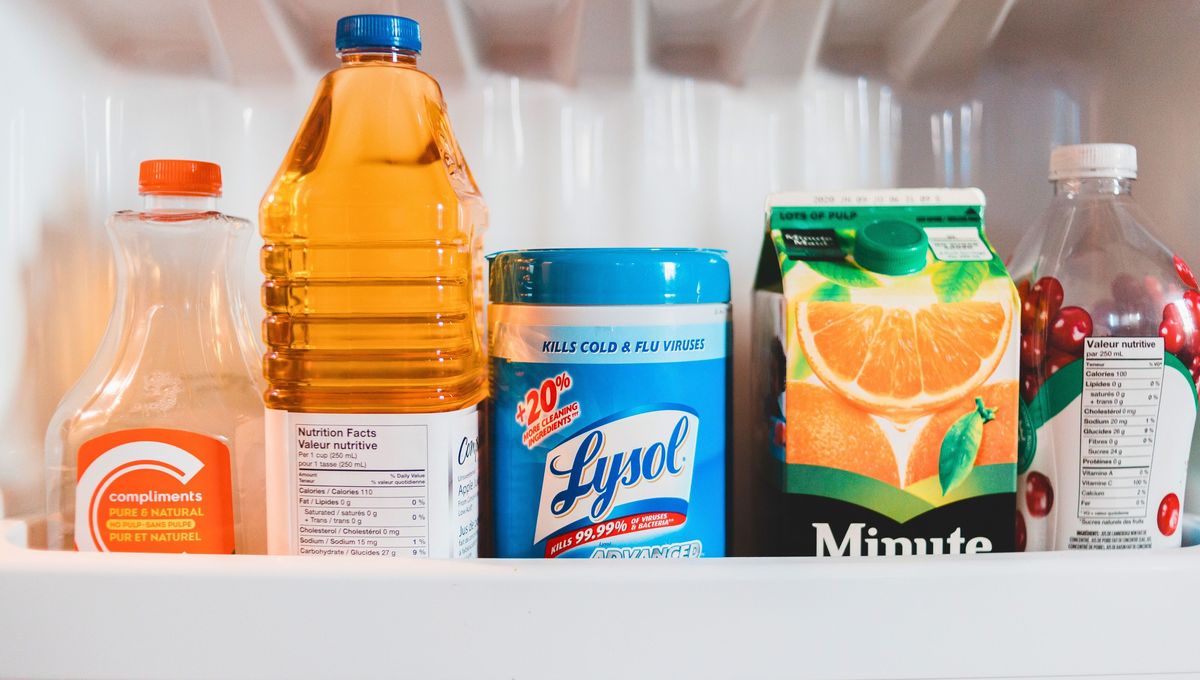 Evita malos olores en la heladera, comprando y consumiendo alimentos de acuerdo a su fecha de vencimiento. Evita malos olores en la heladera, comprando y consumiendo alimentos de acuerdo a su fecha de vencimiento. 