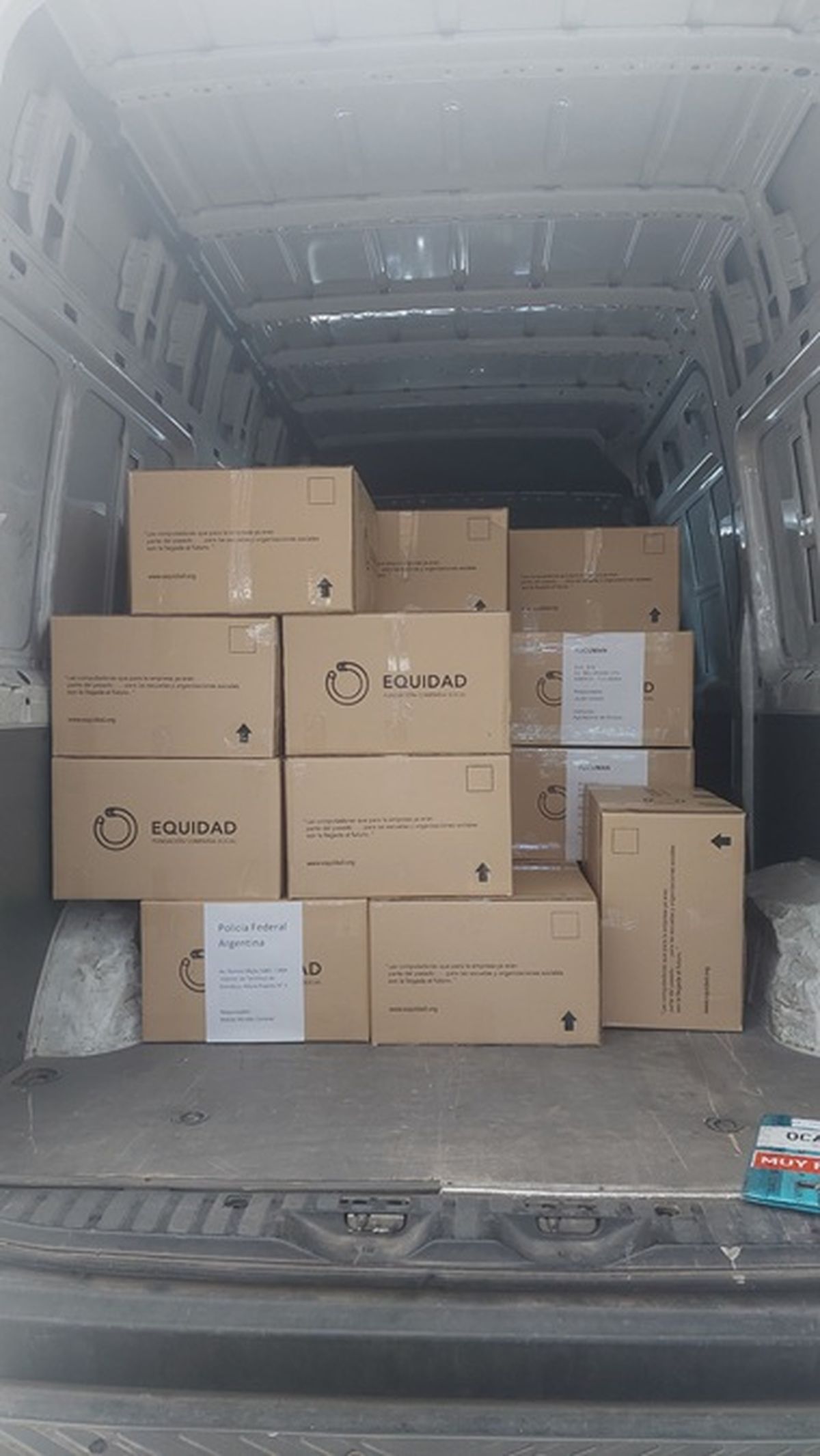 Fundación Macro junto a la Fundación Equidad, beneficia a instituciones de toda la Argentina con equipos tecnológicos reciclados. Fundación Macro junto a la Fundación Equidad, beneficia a instituciones de toda la Argentina con equipos tecnológicos reciclados.