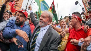 Lula Da Silva, imputado por corrupción, declaró 5 horas y volvió a candidatearse a la presidencia