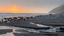La playa de California que es una joya oculta con arenas negras