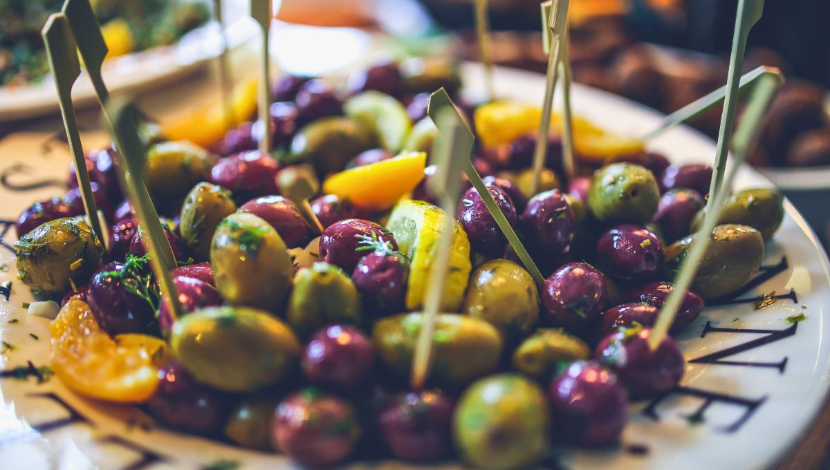 Cuando comas aceitunas procura guardar su carozo.