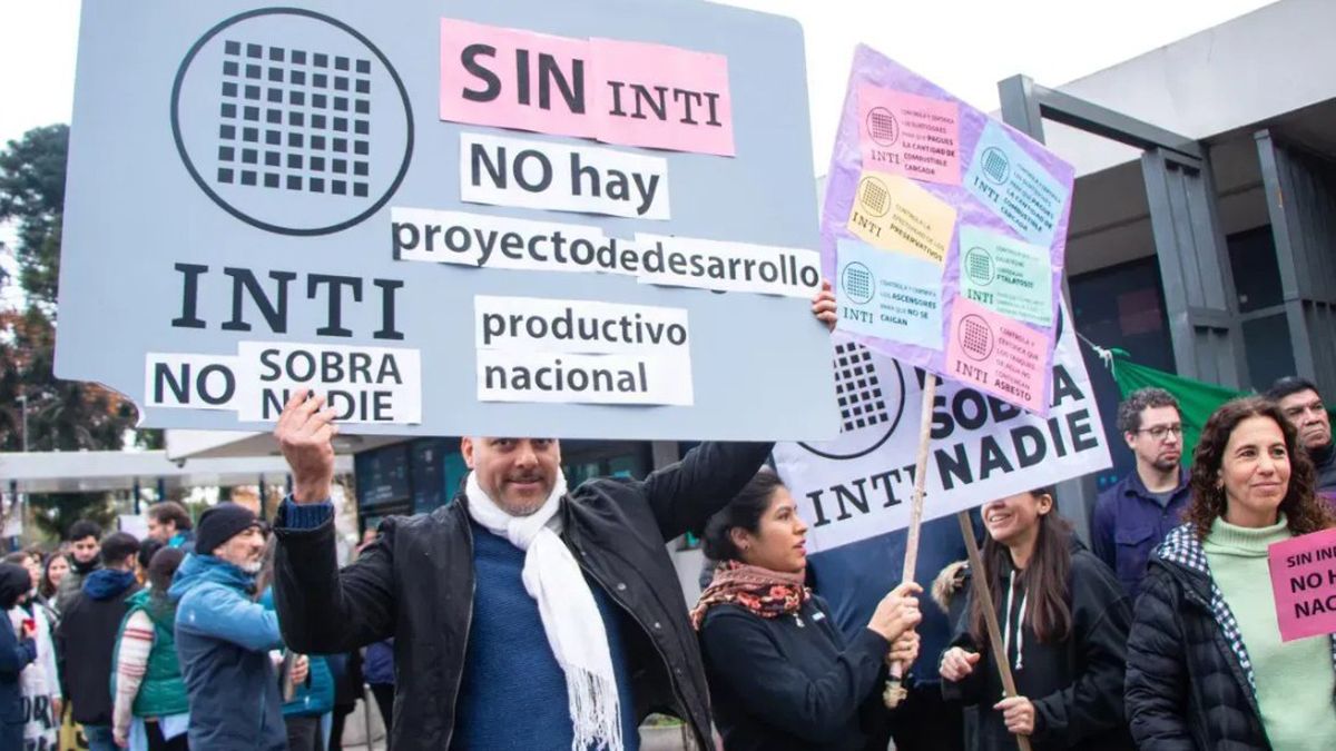 A principios de mes hbo un abrazo simbólico al INTI Mendoza.
