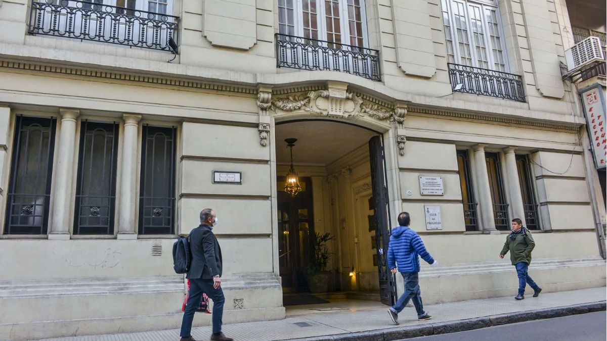 El bodegón ideal para comer un cochinillo entero en Buenos Aires. El bodegón ideal para comer un cochinillo entero en Buenos Aires.