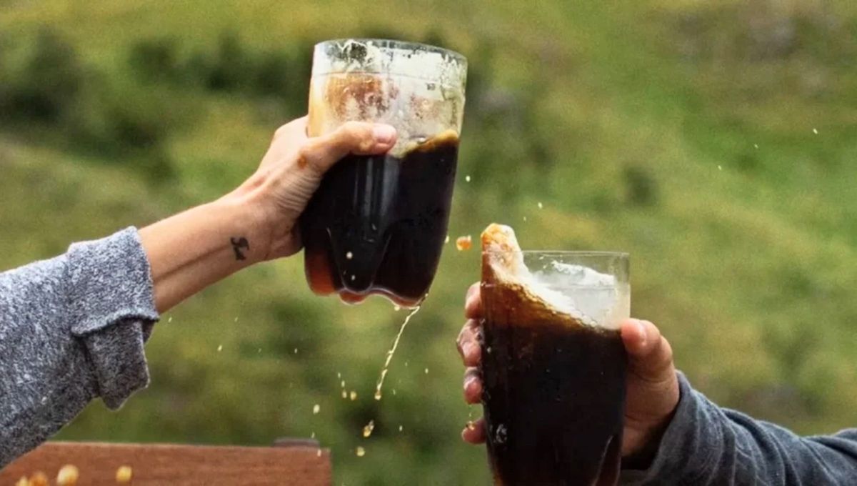 El Fernet con cola es uno de los tragos más elegidos en Argentina. Está presente en cualquier momento, lo tenemos en casa, en los asados, en las juntadas o cumpleaños El Fernet con cola es uno de los tragos más elegidos en Argentina. Está presente en cualquier momento, lo tenemos en casa, en los asados, en las juntadas o cumpleaños