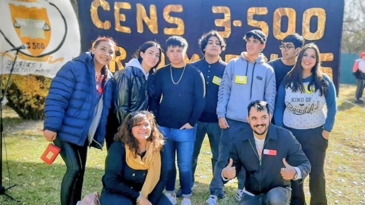 Un día cualquiera, junto a sus alumnos. Un día cualquiera, junto a sus alumnos.