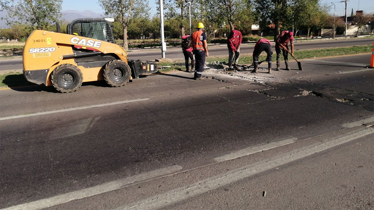 Ya en 2020, a la espera de la obra gruesa, Vialidad Nacional, Provincial y la Municipalidad de Las Heras hacían intervenciones en el asfalto del Acceso Norte.