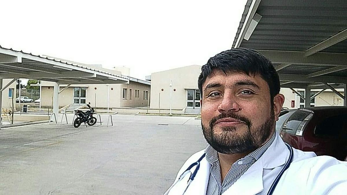 Pediatrician Andres Brenna at Noti Hospital