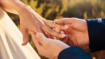 Cuánto te paga ANSES por casarte con tu pareja en mayo Cuánto te paga ANSES por casarte con tu pareja en mayo