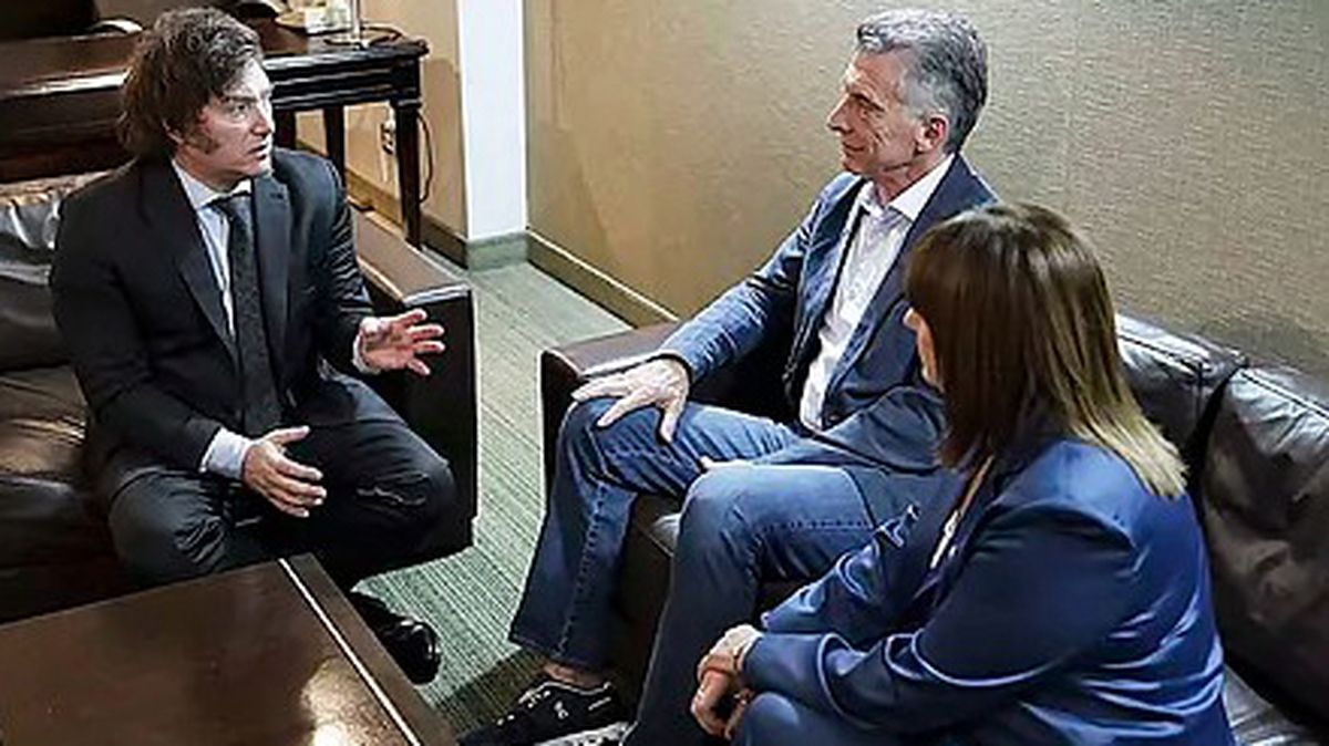 Enero 2024. Javier Milei recibía a Mauricio Macri y a la ex PRO -ahora libertaria- Patricia Bullrich. Enero 2024. Javier Milei recibía a Mauricio Macri y a la ex PRO -ahora libertaria- Patricia Bullrich.