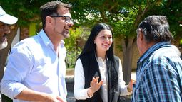 El ahora exconcejal Diego Foco junto a la intendenta de Santa Rosa, Flor Destéfanis, quien también es su esposa.