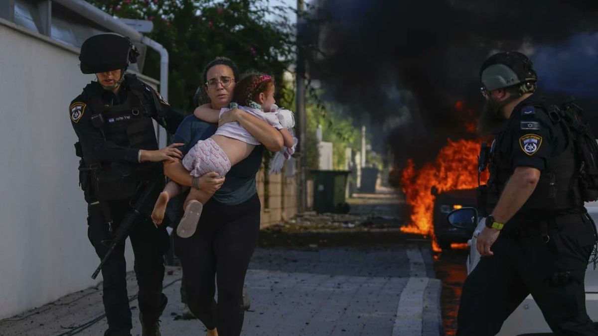 Muchos ciudadanos israelíes resultaron heridos tras los ataques sorpresivos del grupo Hamas. Muchos ciudadanos israelíes resultaron heridos tras los ataques sorpresivos del grupo Hamas.