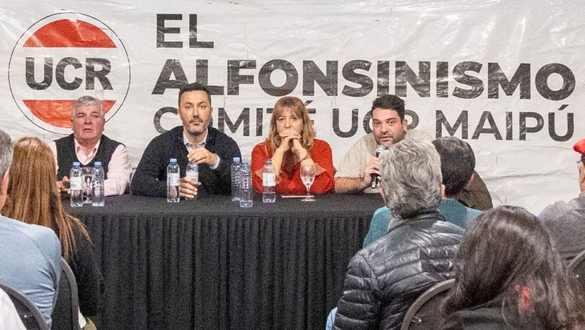 Una foto de junio: Petri y su precandidata a vice, Patricia Giménez, junto a Isaías Currenti (derecha) y Miguel Saavedra (izquierda). Una foto de junio: Petri y su precandidata a vice, Patricia Giménez, junto a Isaías Currenti (derecha) y Miguel Saavedra (izquierda).