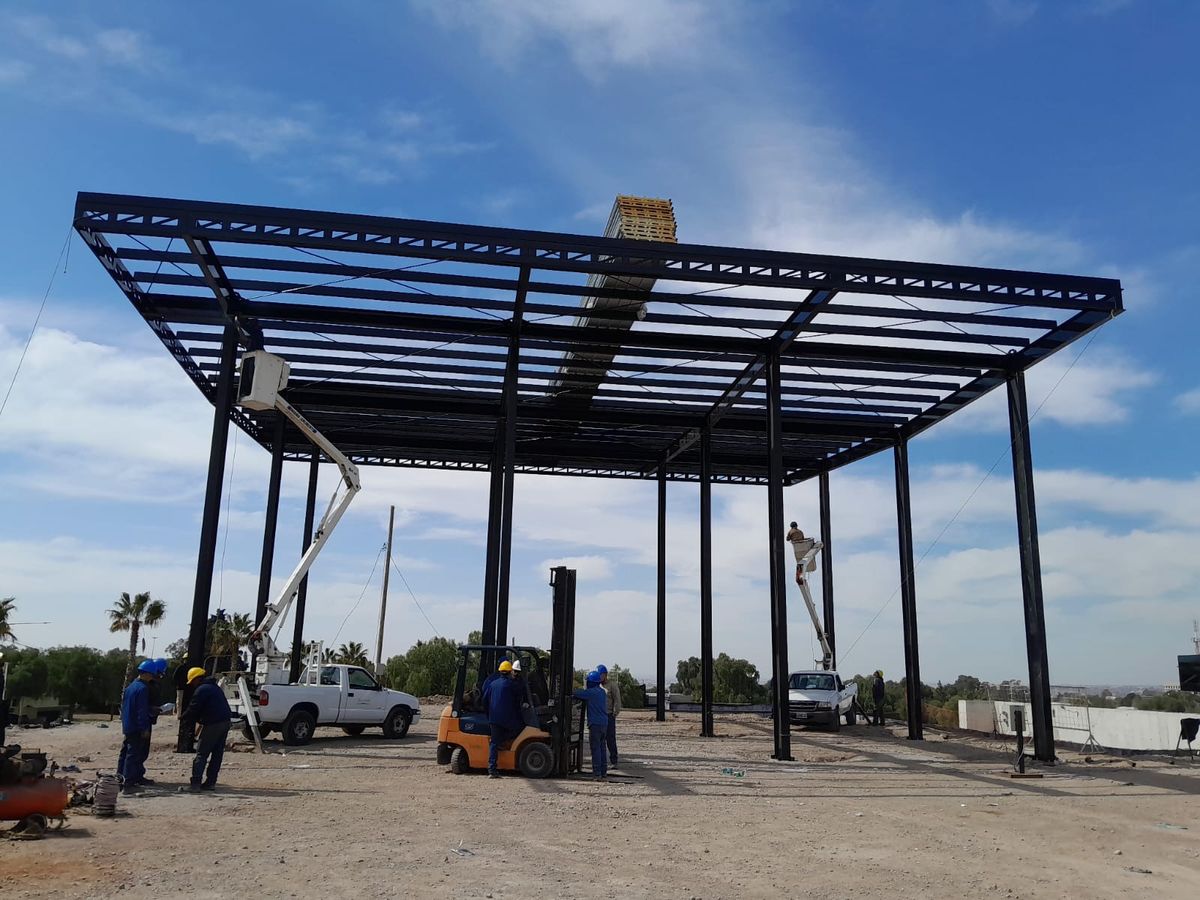 La construcción de Dalvian Mall combina estructura metálica y hormigón armado. La construcción de Dalvian Mall combina estructura metálica y hormigón armado.