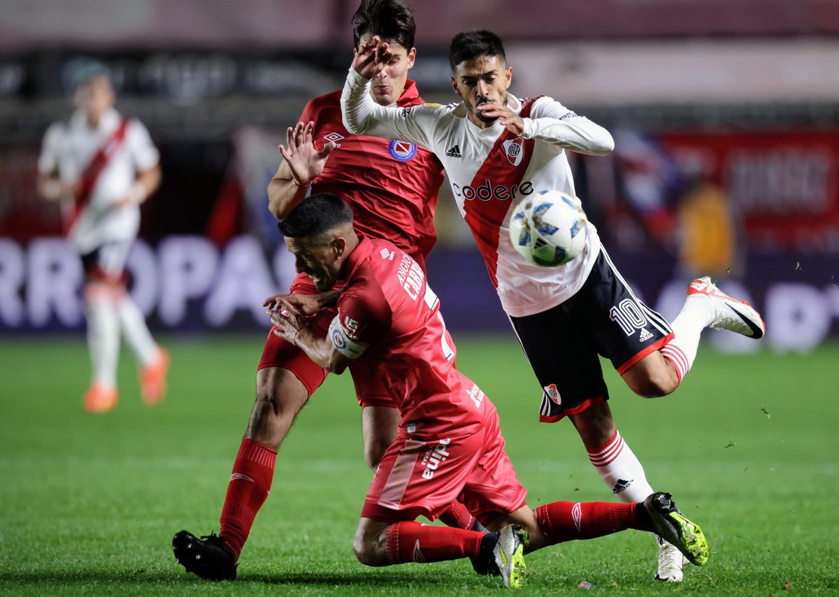 Lanzini volvió a River pero no pudo evitar la derrota Lanzini volvió a River pero no pudo evitar la derrota