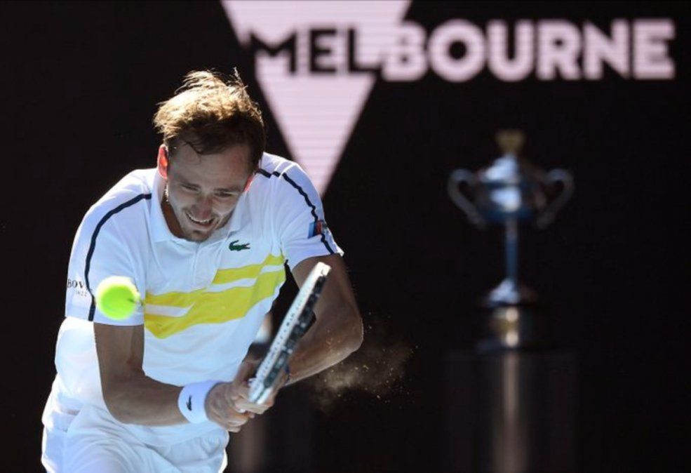 El rival de Stefanos Tsitsipas en semifinales será Daniil Medvedev.